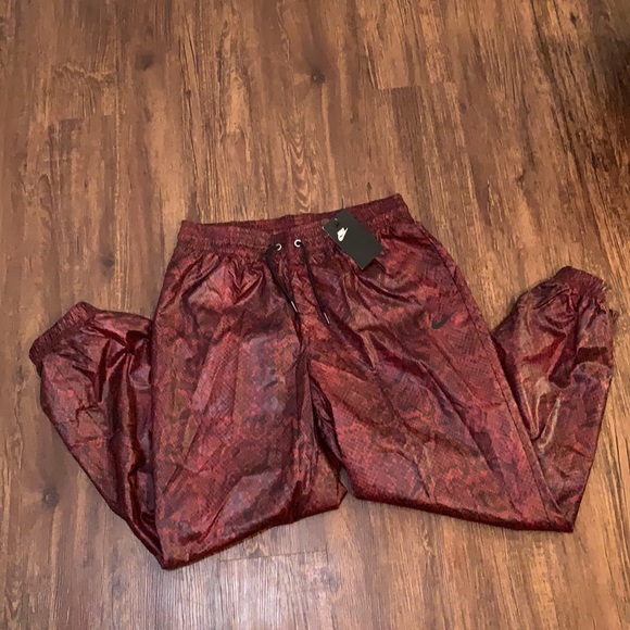 ❌Nike Joggers Python Print Joggers Pant - Picture 3 of 10